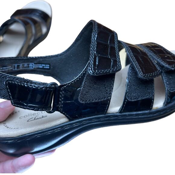 Clarks Leisa Melinds Sandals Size 5.5 Black Croc Hook & Loop Straps Comfort - Picture 8 of 9